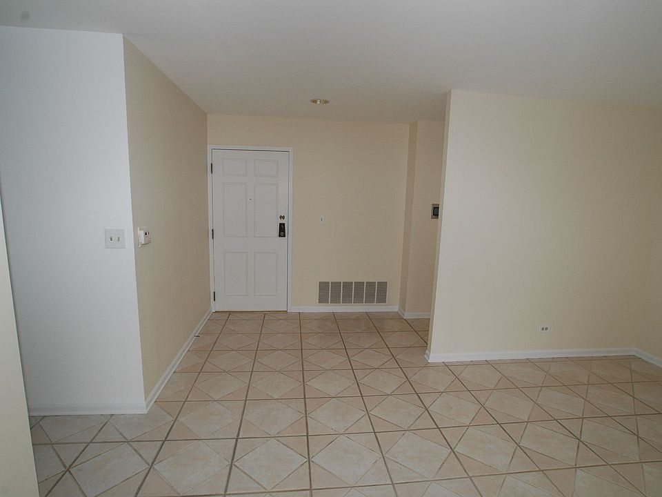 1st image of 1350 N Western Ave APT 304