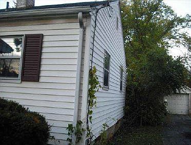 4th image of 7213 Clovernook Ave