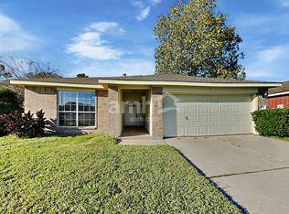 1034 Chase Park Dr, Bacliff, TX 77518