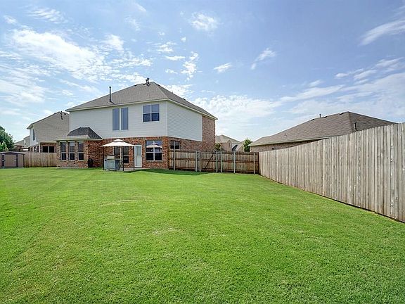 2nd image of 4045 Claymore Ln
