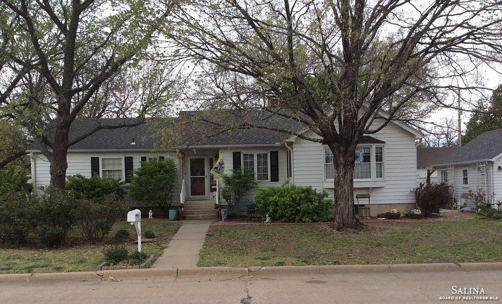 237 E Kirwin Ave, Salina, KS 67401 Zillow