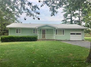 745 W Kinkead Rd, Hillsboro, IL 62049