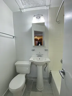 Rented by City Connections Realty | media 14