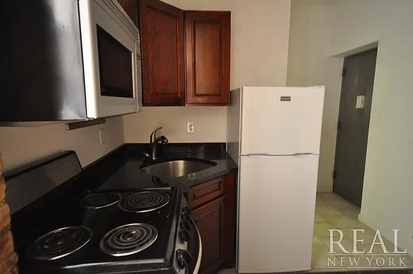 Rented by REAL New York | media 17