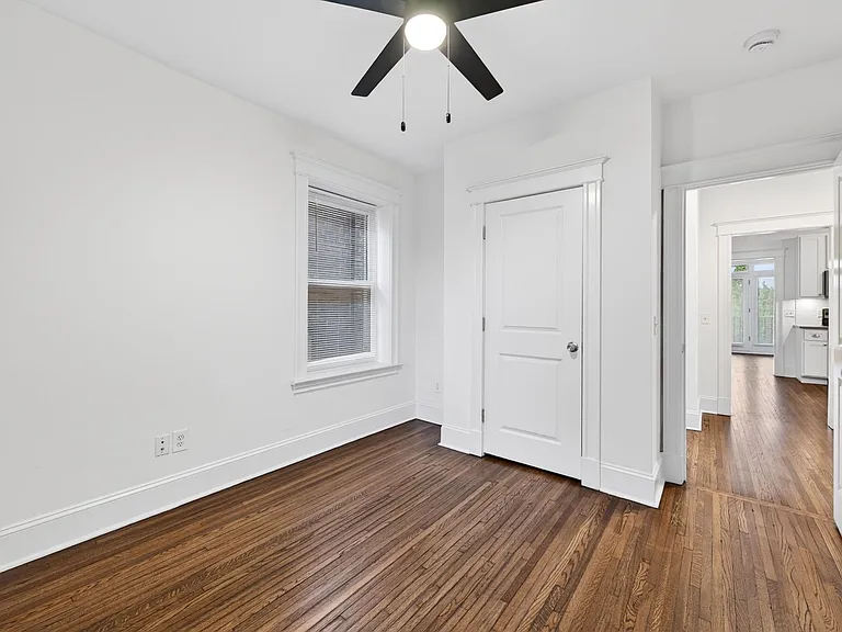 5744 Pershing Ave #1E — Photo 19