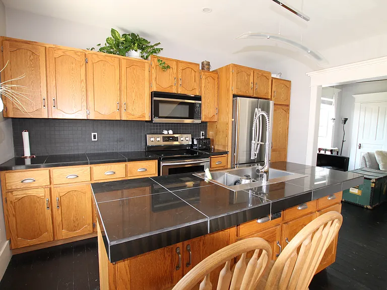 211 Paisley St #A — Photo 3