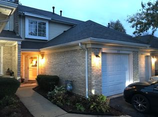 313 Lakeview Cir, Bolingbrook, IL 60440