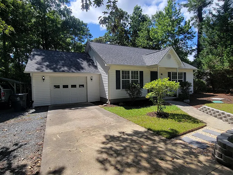 393 E Wood Ln — Photo 16