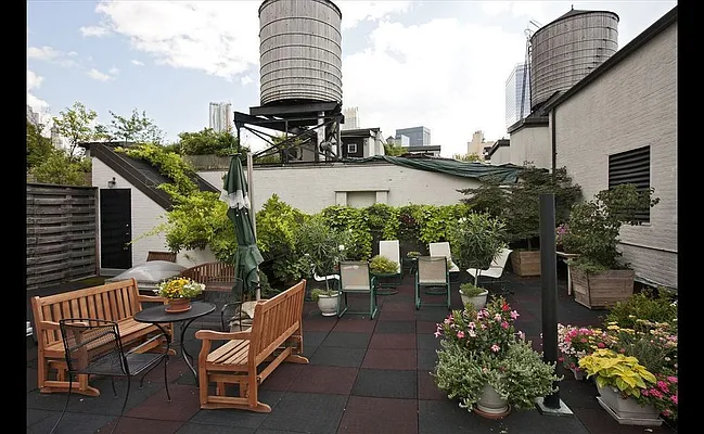 Sold by Tabak Real Estate | media 14