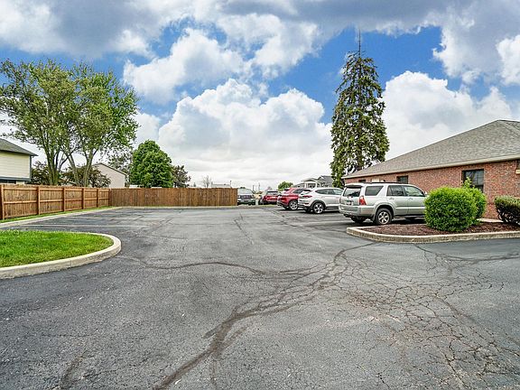 4th image of 310 Union Blvd