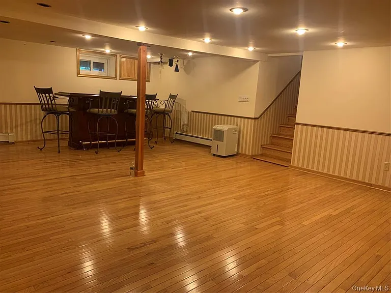 2 Stuart Dr — Photo 15
