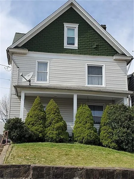 207 Maple Ave photo 1
