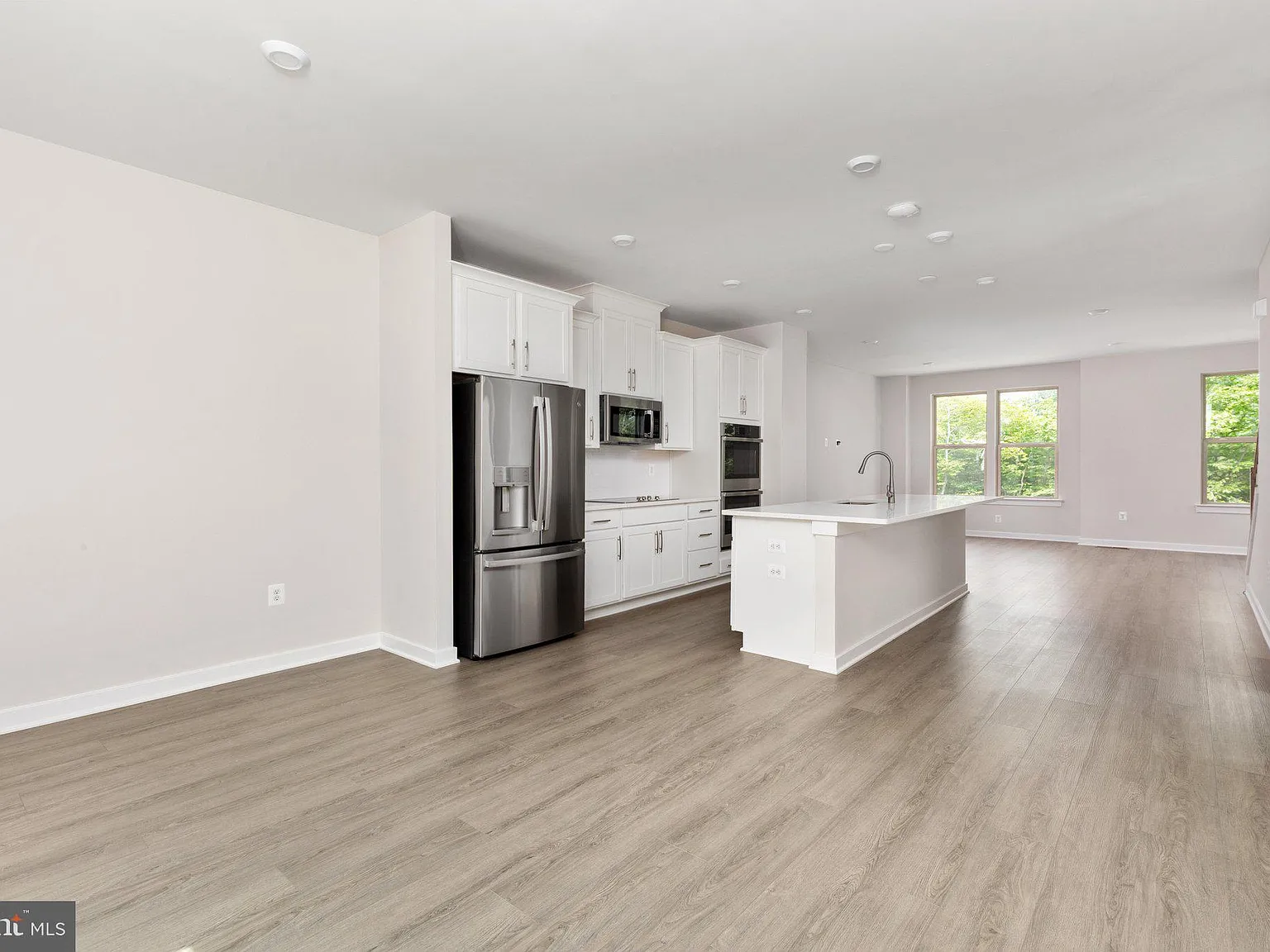 4 bed, 3.5 bath, 1762 sqft, $3,495 — Photo 4