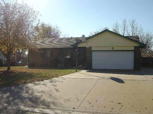 1st image of 27 Woodland Dr