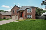 Simsbrook Dr-S0107-052.jpg
