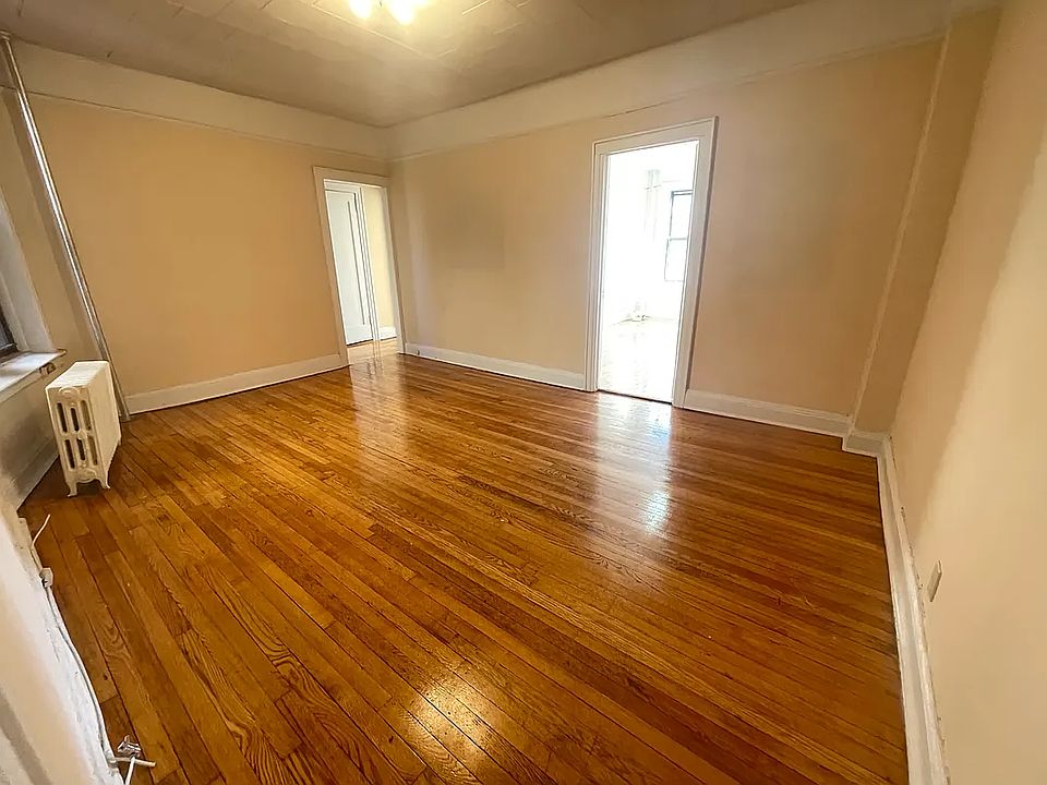 1st image of 13-21 Jackson Ave #2