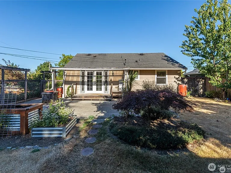 8601 36th Ave SW — Photo 27