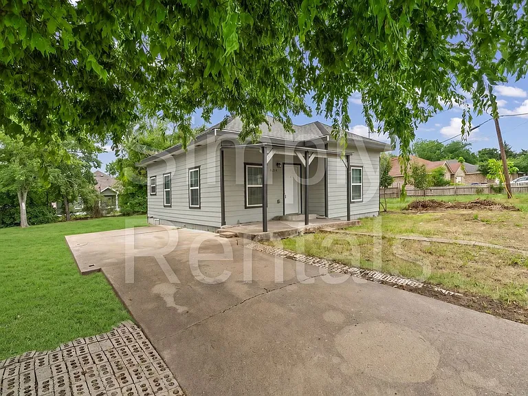 4214 Johnson St — Photo 3