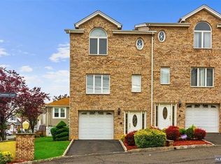 1 Hops Commons Ct, Secaucus, NJ 07094