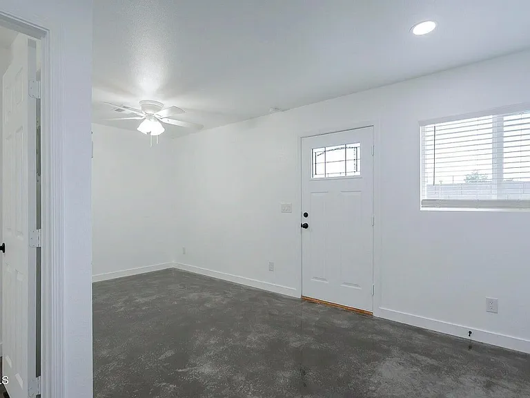 9439 N 11th Ave #3 — Photo 7