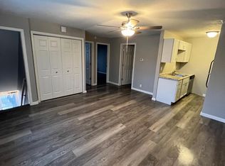 103 N Market St APT 4, Mascoutah, IL