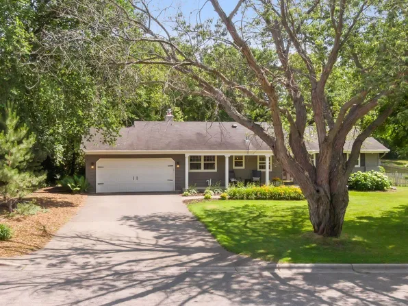 17609 Leemans Dr, Minnetonka, MN 55345