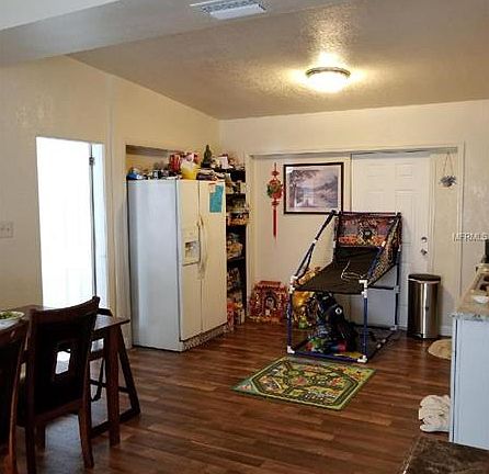 3rd image of 1307 Santa Anita St