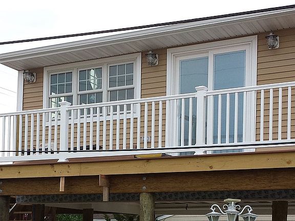 Side deck ...6’ X 20’