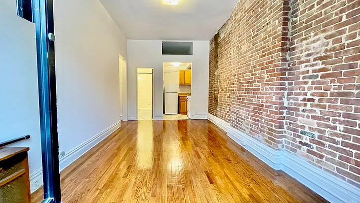 Rented by JK Dansar Corp | media 3