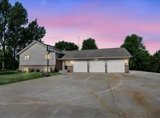 17834 Hunt Lake Trl, Faribault, MN 55021