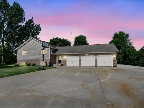 17834 Hunt Lake Trl, Faribault, MN 55021