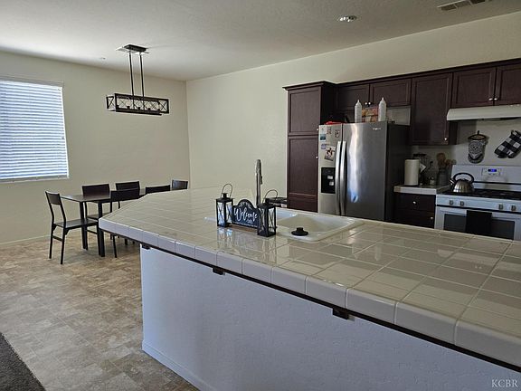3rd image of 1426 W Sidonia St