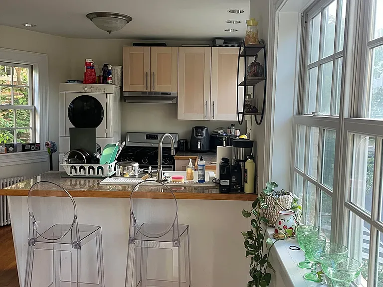 2718 Devonshire Pl NW #2 — Photo 2