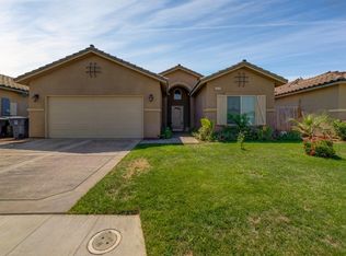 2670 Cherry Tree Dr, Madera, CA 93637