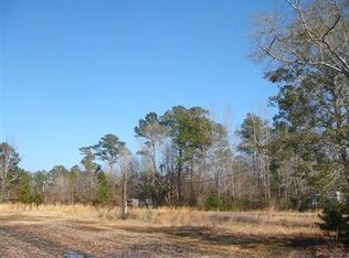 939 Factory Rd, Hampstead, NC 28443