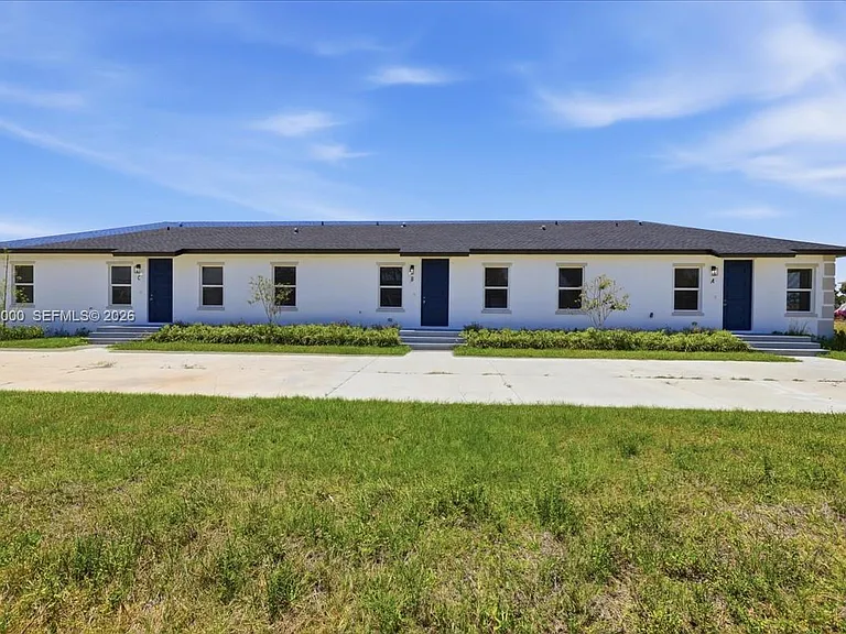 195 Port Charlotte #C — Photo 25