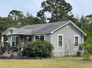411 Three Rivers Rd, Carrabelle, FL 32322