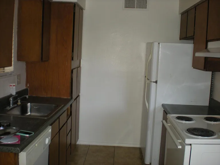 1550 W Ashlan Ave #103 — Photo 5