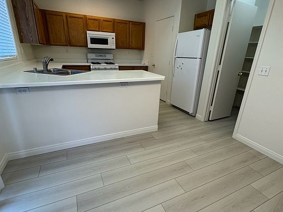 2nd image of 7921 Limbwood Ct