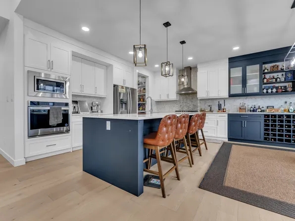 1409 Graydon Hill Way SW, Edmonton, AB T6W 3C9
