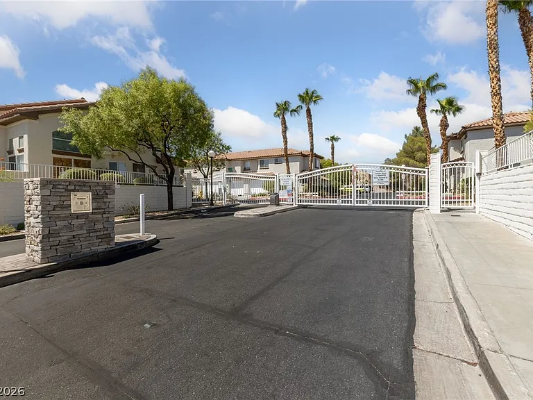 8025 Cherish Ave — Photo 29