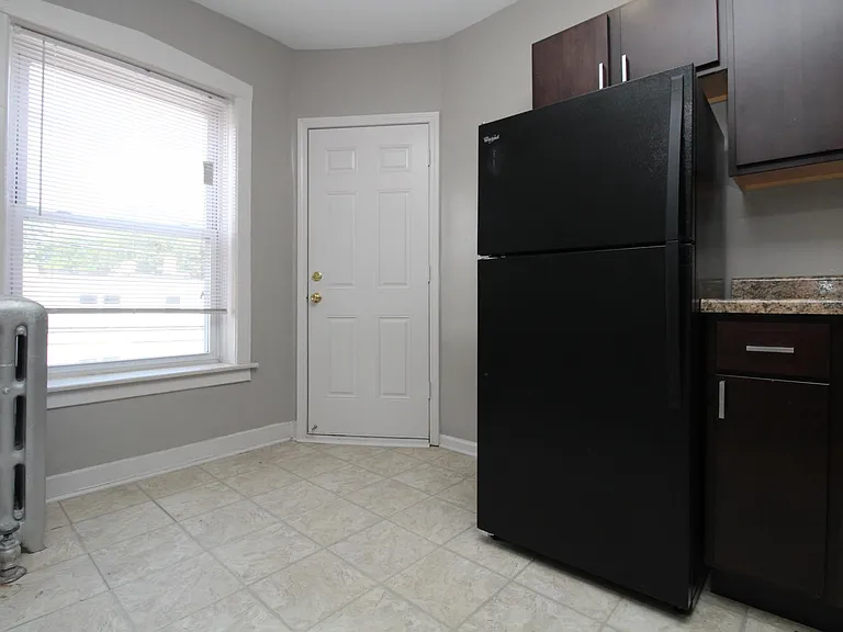 1342.5 W Argyle St #2E — Photo 4