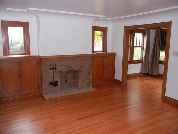 3rd image of 8002 Hillcrest Dr