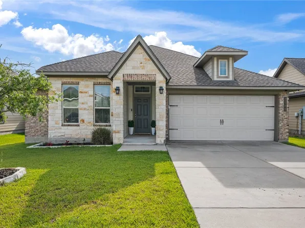 2105 Markley Dr, Bryan, TX 77807
