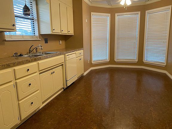 5th image of 93 Waterford Dr