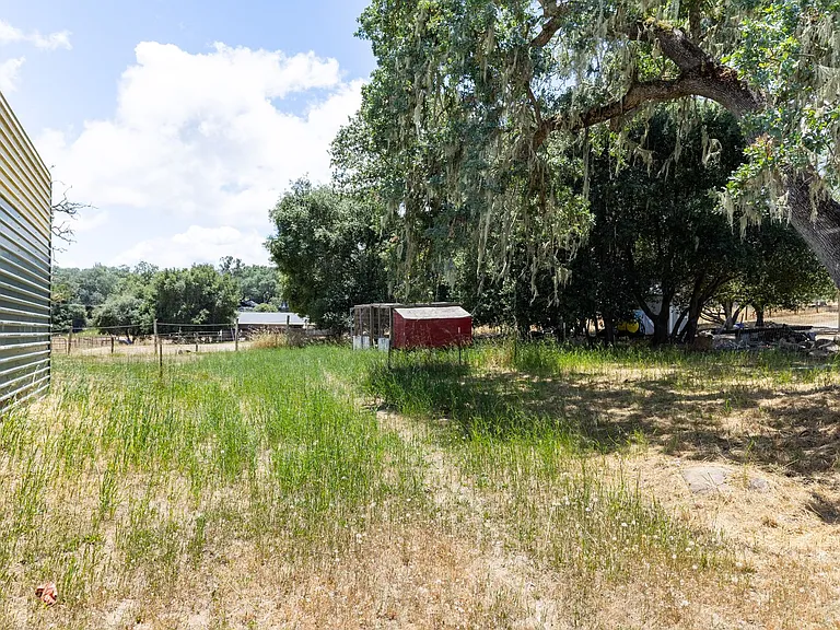 10065 Old Morro Rd E — Photo 16