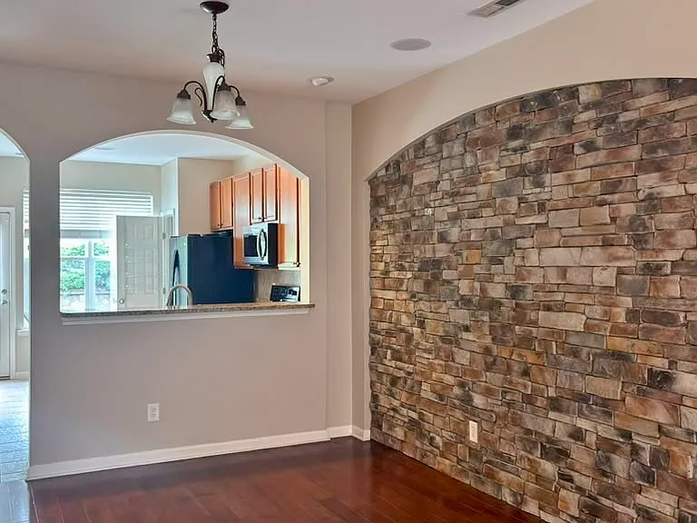 100 Stratford Lakes Dr #105 — Photo 2