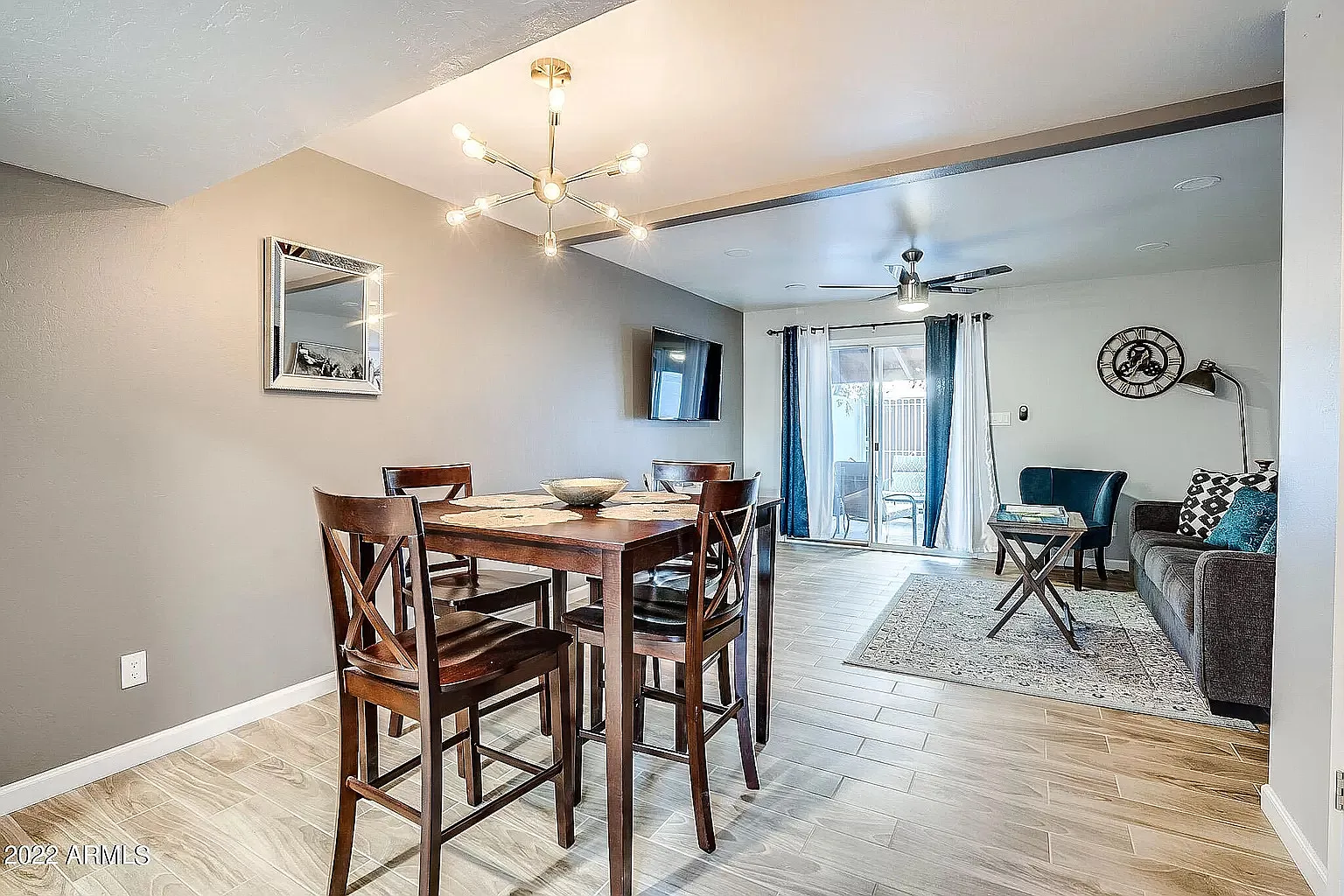 2 bed, 1.5 bath, 900 sqft, $2,500 — Photo 1