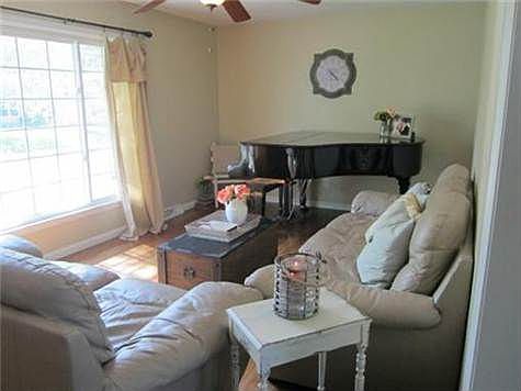 4th image of 13325 Park Hills Dr