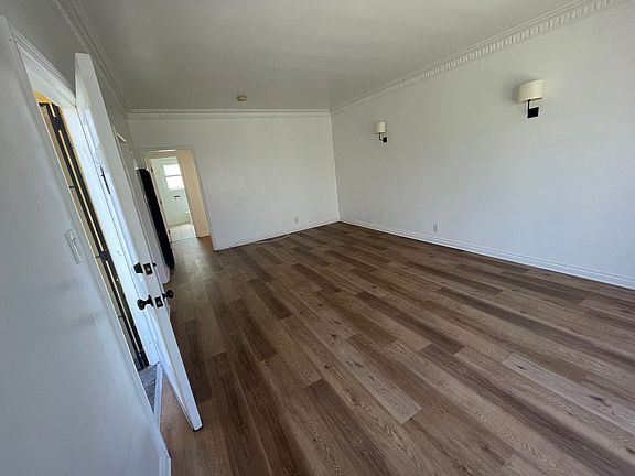 2nd image of 1019 & 1029 S Westmoreland Ave #19-211